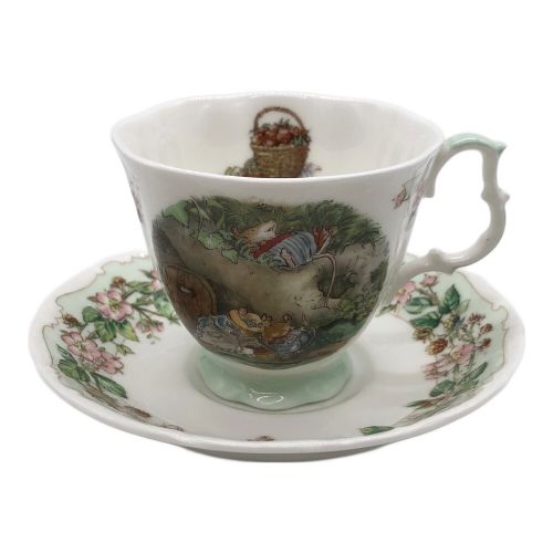 ROYAL DOULTON (ロイヤルドルトン) イヤーカップ&ソーサー 1997 BRAMBLY HEDGE