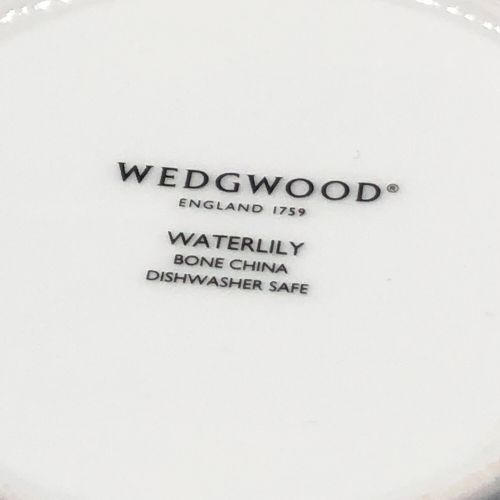 Wedgwood (ウェッジウッド) マグカップ グリーン×ホワイト ウォーターリリー