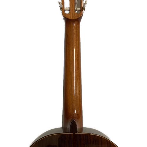 ARIAのクラシックギター ARIA（アリア）からギター製作技術の伝統を誇るスペインで委託