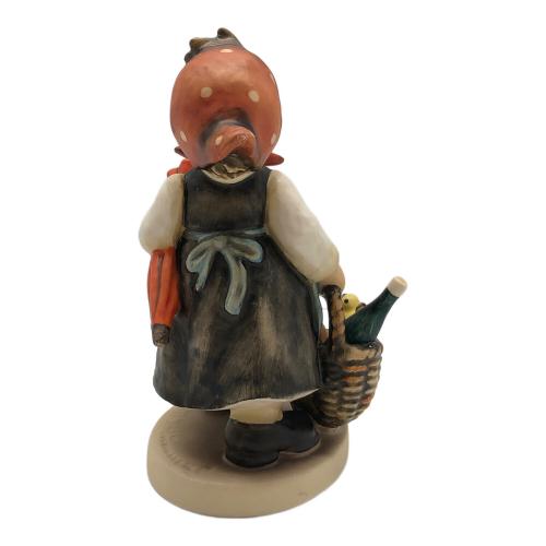 GOEBEL (ゲーベル) フンメル人形