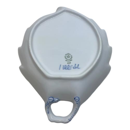 ROYAL COPENHAGEN (ロイヤル・コペンハーゲン) リーフディッシュ ブルーフルーテッド