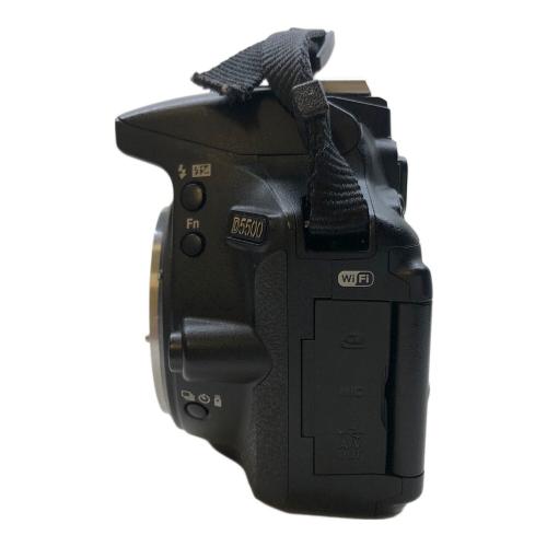 Nikon デジタル一眼レフカメラ/ダブルズームキット D5500 2478万画素(総画素) 2416万画素(有効画素) APS-C 23.5mm×15.6mm CMOS 専用電池 標準：ISO100～25600 製造番号：2129553