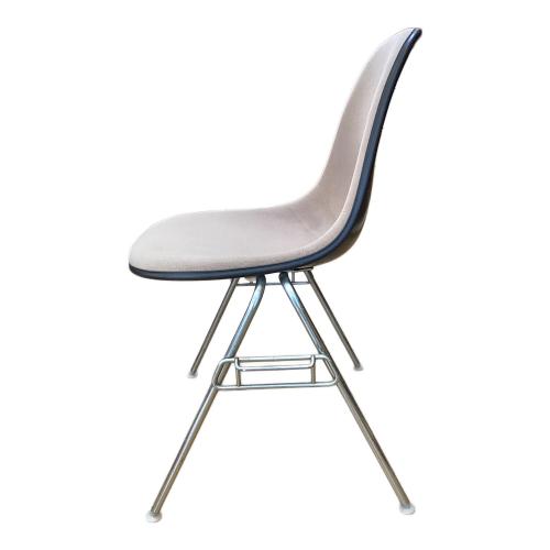 Herman Miller (ハーマンミラー) シェルチェア ブラック×ブラウン