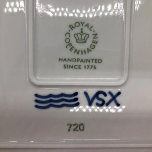 ROYAL COPENHAGEN (ロイヤル・コペンハーゲン) スクエアディッシュ ▲ ブルーフルーテッド・メガ