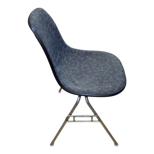 Herman Miller (ハーマンミラー) シェルチェア ブラック スタッキングベース