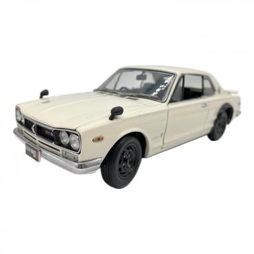 【希少】京商　スカイライン2000GT-R KPGC10 (ライト点灯モデル) Amazon | 京商1/18スカイライン2000GT-R KPGC10 (ライト点灯