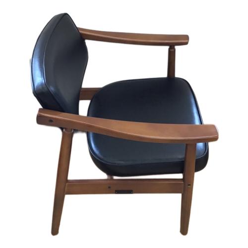 カリモク60 (カリモクロクマル) アームチェアー ブラック×ブラウン 238 1人掛け Dチェア W36450