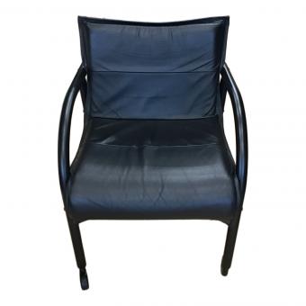 innovator (イノベーター) アームチェアー ブラック 267 キャスター付 レザー ボガートカフェ