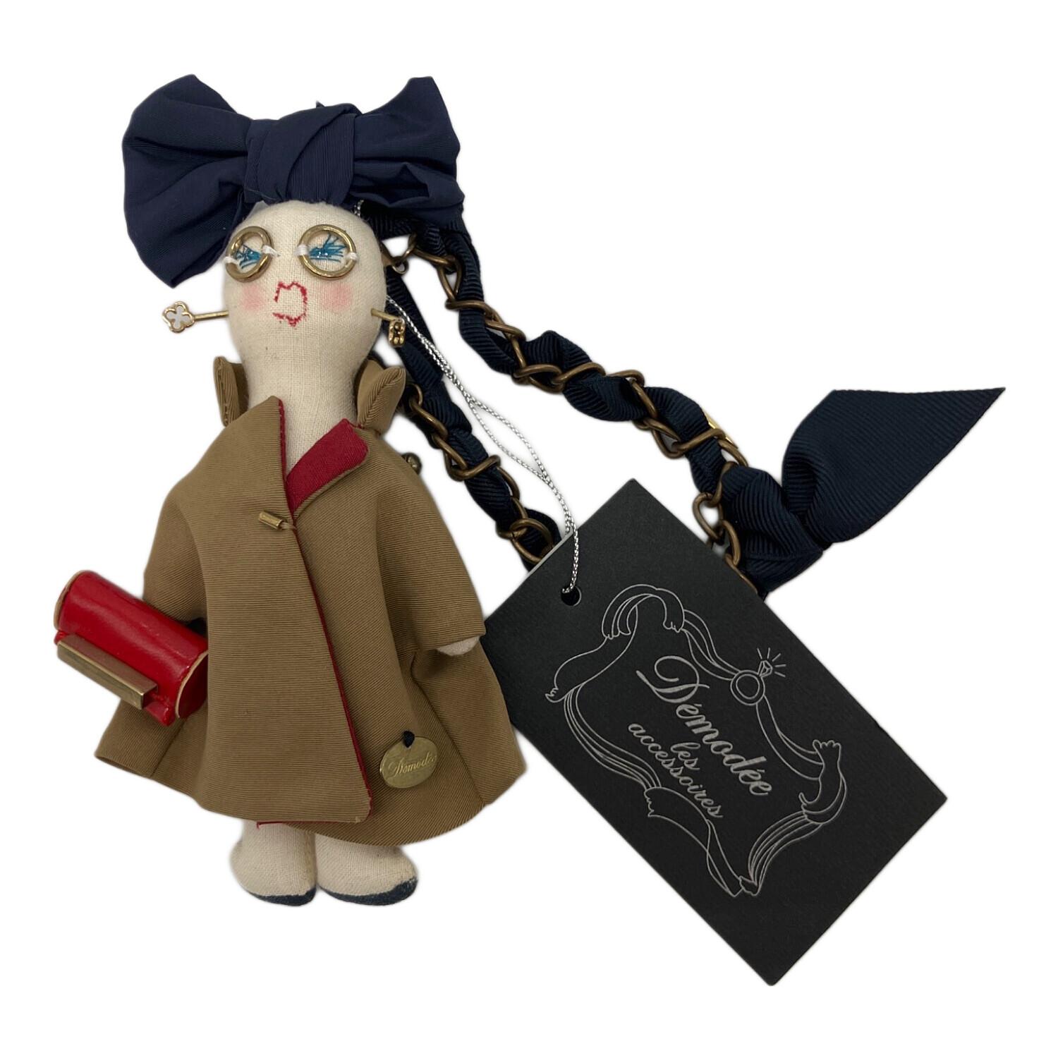 ★新品タグ付★demodee デモデ★黒いドレスのチャーム人形★カメリアベット付 Demodee (デモデ) チャーム ネイビー｜トレファクONLINE