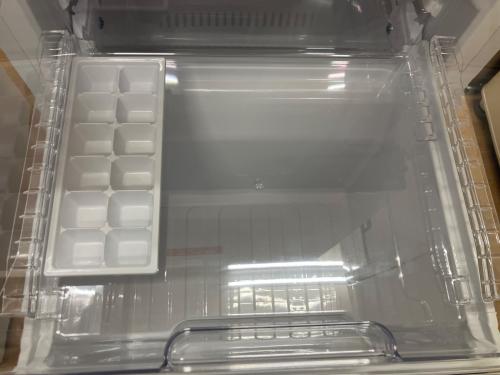 SHARP (シャープ) 2ドア冷蔵庫 SJ-D15P-W 2025年製 ヘコミ有 152L