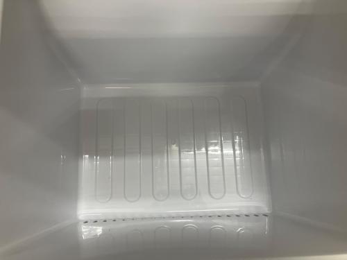 SHARP (シャープ) 2ドア冷蔵庫 SJ-D15P-W 2025年製 ヘコミ有 152L