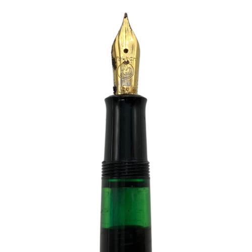 Pelikan (ペリカン) 万年筆 ブラック×ゴールド