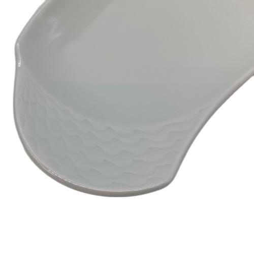 Meissen (マイセン) プレート Y7024-02/53256 波の戯れホワイト