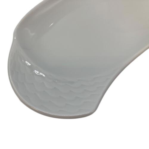 Meissen (マイセン) プレート Y7024-02/53256 波の戯れホワイト