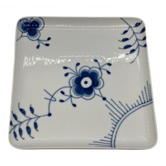 ROYAL COPENHAGEN (ロイヤル・コペンハーゲン) スクエアディッシュ 20cm ブルーフルーテッド・メガ