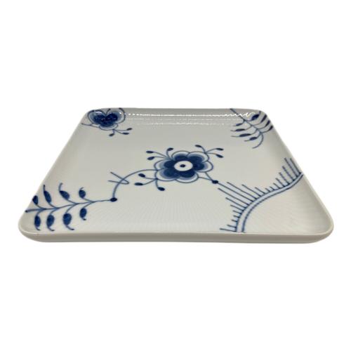 ROYAL COPENHAGEN (ロイヤル・コペンハーゲン) スクエアディッシュ 20cm ブルーフルーテッド・メガ