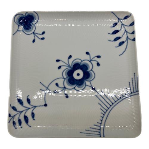 ROYAL COPENHAGEN (ロイヤル・コペンハーゲン) スクエアディッシュ 20cm ブルーフルーテッド・メガ