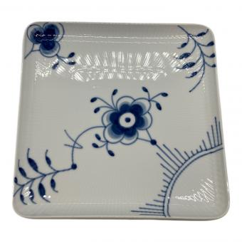 ROYAL COPENHAGEN (ロイヤル・コペンハーゲン) スクエアディッシュ 20cm ブルーフルーテッド・メガ
