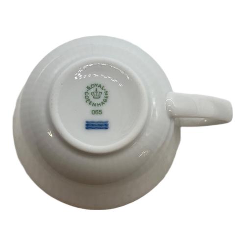 ROYAL COPENHAGEN (ロイヤル・コペンハーゲン) カップ&ソーサー ▲ ホワイトフルーテッド・ハーフレース