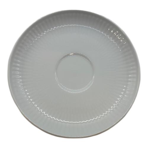 ROYAL COPENHAGEN (ロイヤル・コペンハーゲン) カップ&ソーサー ▲ ホワイトフルーテッド・ハーフレース