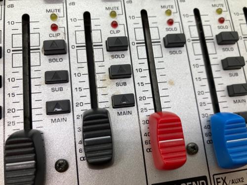 BEHRINGER PAミキサー EURORACK UB1832FX-PRO 通電確認のみ