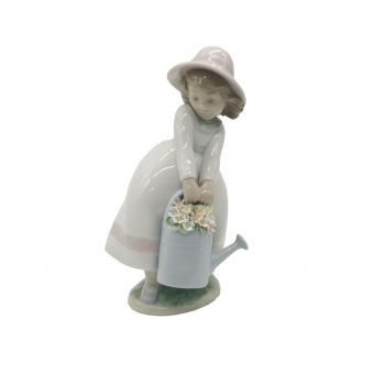 LLADRO (リヤドロ) フィギュリン 『ガーデニング』 【絶版】 06876 2002年発売