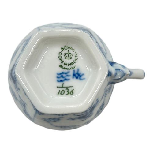 ROYAL COPENHAGEN (ロイヤル・コペンハーゲン) カップ&ソーサー ソーサー欠け有 顔付き ブルーフルーテッド・フルレース