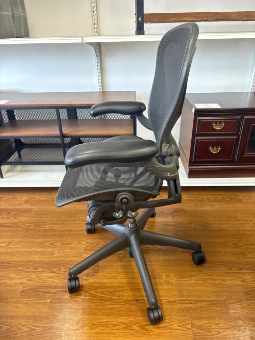 Herman Miller (ハーマンミラー) アーロンチェア ブラック