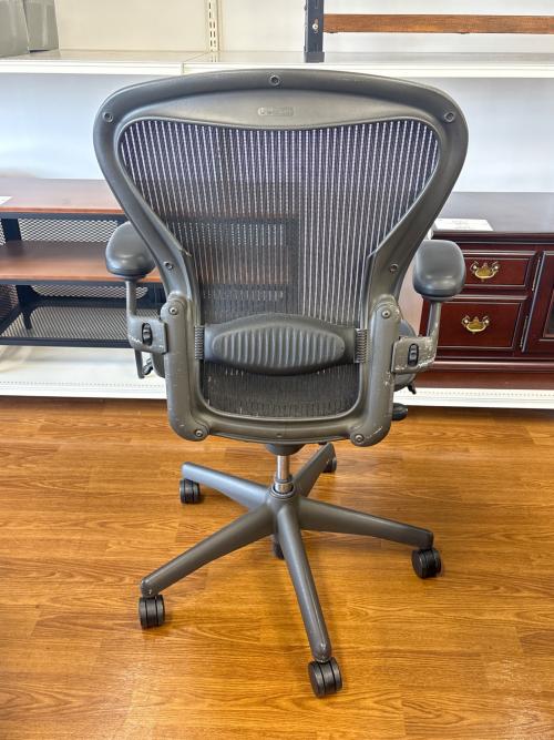 Herman Miller (ハーマンミラー) アーロンチェア ブラック