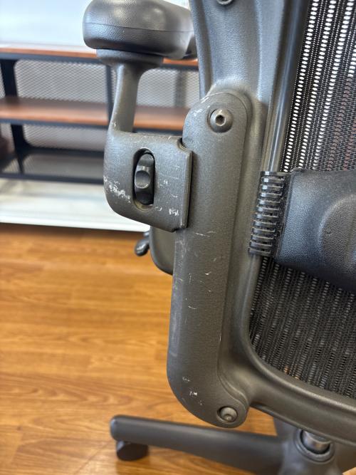 Herman Miller (ハーマンミラー) アーロンチェア ブラック