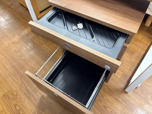 fantoni ufficio ワークデスク ブラウン×ホワイト ハイセンカバー有 303 ワゴン付（カギ付き）