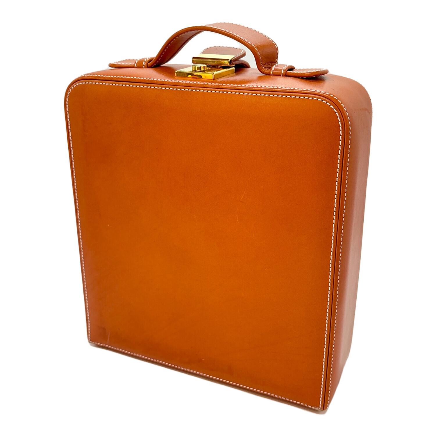 tata　中古美品 カミーユフォルネ VERSOシリーズ ケース VERSO/ヴェルソ」シリーズにパイソン素材＝日本限定ウォレット発売