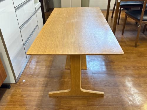 無印良品 (ムジルシリョウヒン) ダイニングテーブル ベージュ オーク材 リビングでもダイニングでもつかえる