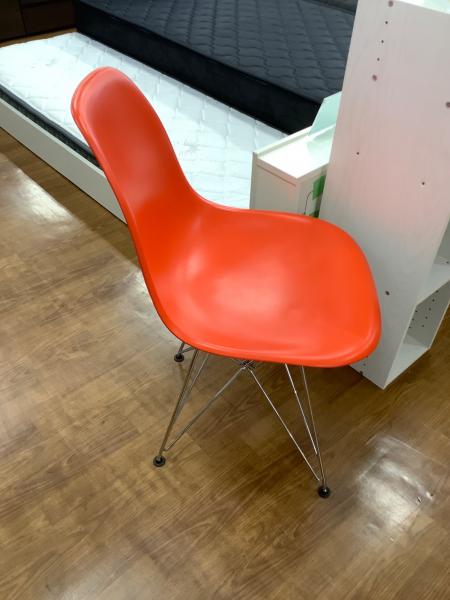 Vitra (ヴィトラ) イームズプラスチックチェア オレンジ @ Π Charles