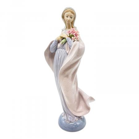 LLADRO (リヤドロ) フィギュリン 花を持つマリア｜トレファクONLINE