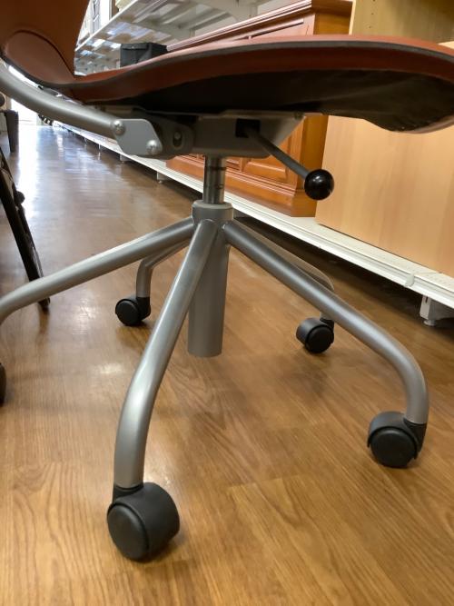 karimoku (カリモク) デスクチェア ブラウン