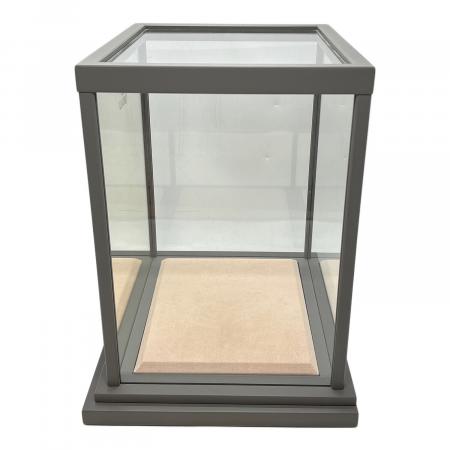 With グレー ガラスショーケース LIADRO Plan（ウィズプラン） コレクション 石目調 コレクションケース 工芸品