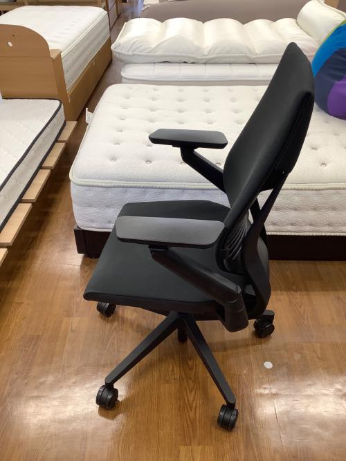 Steelcase (スチールケース) ワークチェアー Gestur 259 ブラック