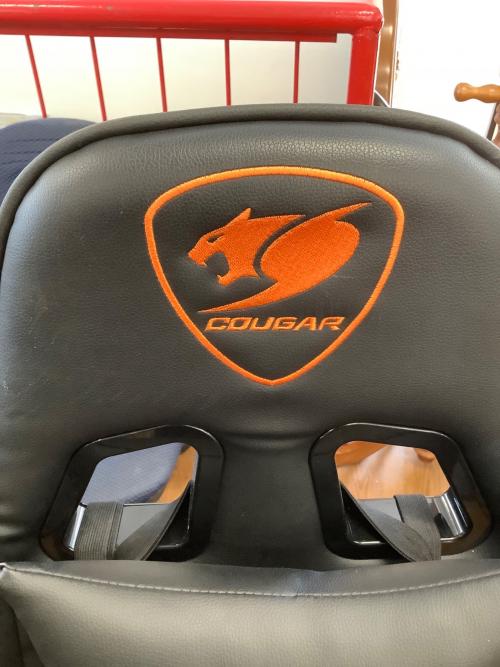Cougar (クーガ) ゲーミングチェア ブラック