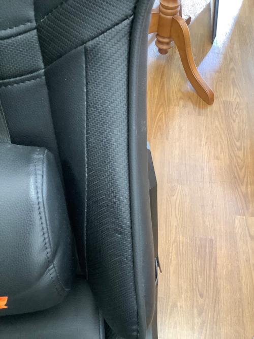 Cougar (クーガ) ゲーミングチェア ブラック