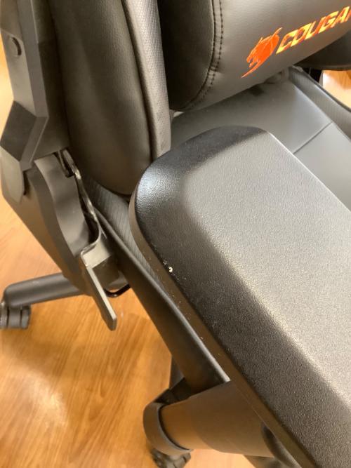 Cougar (クーガ) ゲーミングチェア ブラック