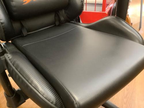 Cougar (クーガ) ゲーミングチェア ブラック