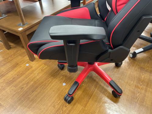 AK Racing (エーケーレーシング) ゲーミングチェア ブラック×レッド