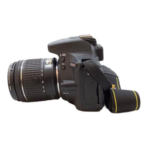 Nikon (ニコン) デジタル一眼レフカメラ D5600 ダブルズームキット(AF-P DX NIKKOR 70-300mm)付 動作確認済み