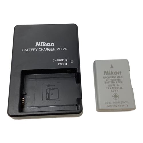 Nikon (ニコン) デジタル一眼レフカメラ D5600 ダブルズームキット(AF-P DX NIKKOR 70-300mm)付 動作確認済み