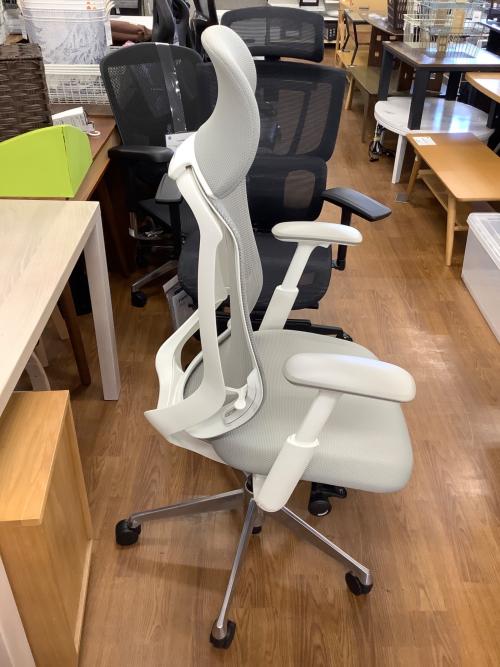 オカムラ オフィスチェア C68ABW FMR3 アームレスト付 グレー×ホワイト