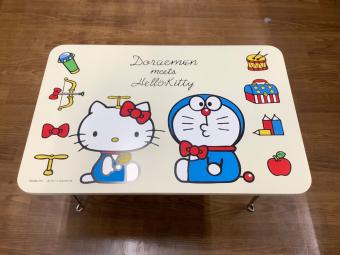 Sanrio (サンリオ) 折りたたみテーブル ハローキティ ドラえもん