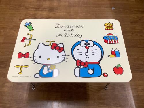 Sanrio (サンリオ) 折りたたみテーブル ハローキティ ドラえもん