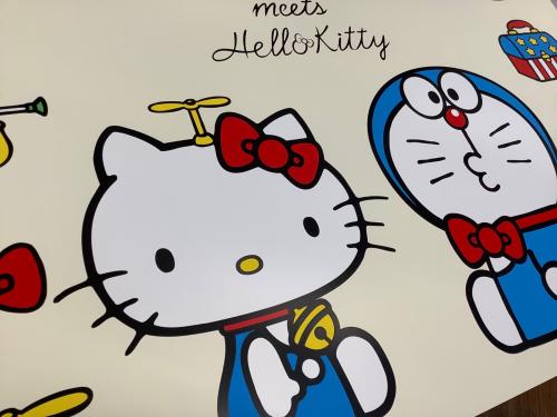 Sanrio (サンリオ) 折りたたみテーブル ハローキティ ドラえもん