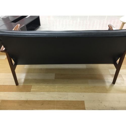 カリモク60 (カリモクロクマル) 2人掛けソファー スタンダードブラック 【岸和田店】